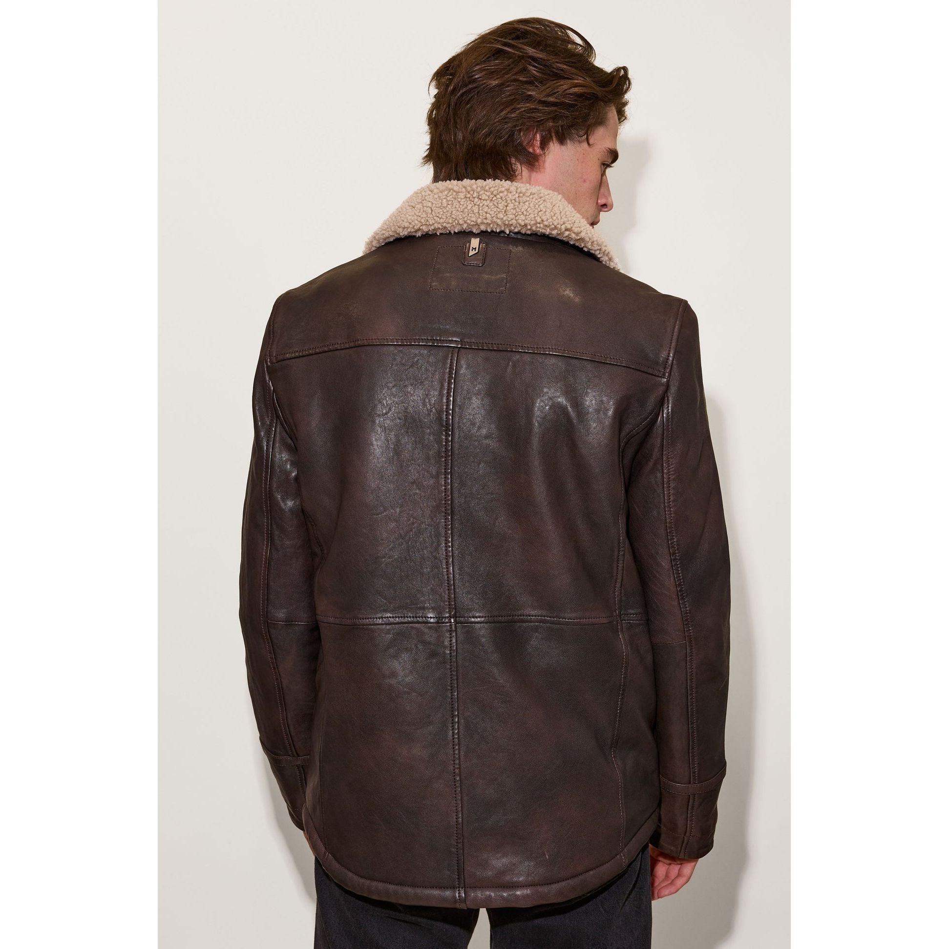 Mauritius - Nuuko in Leather Jacket in Antique Brown