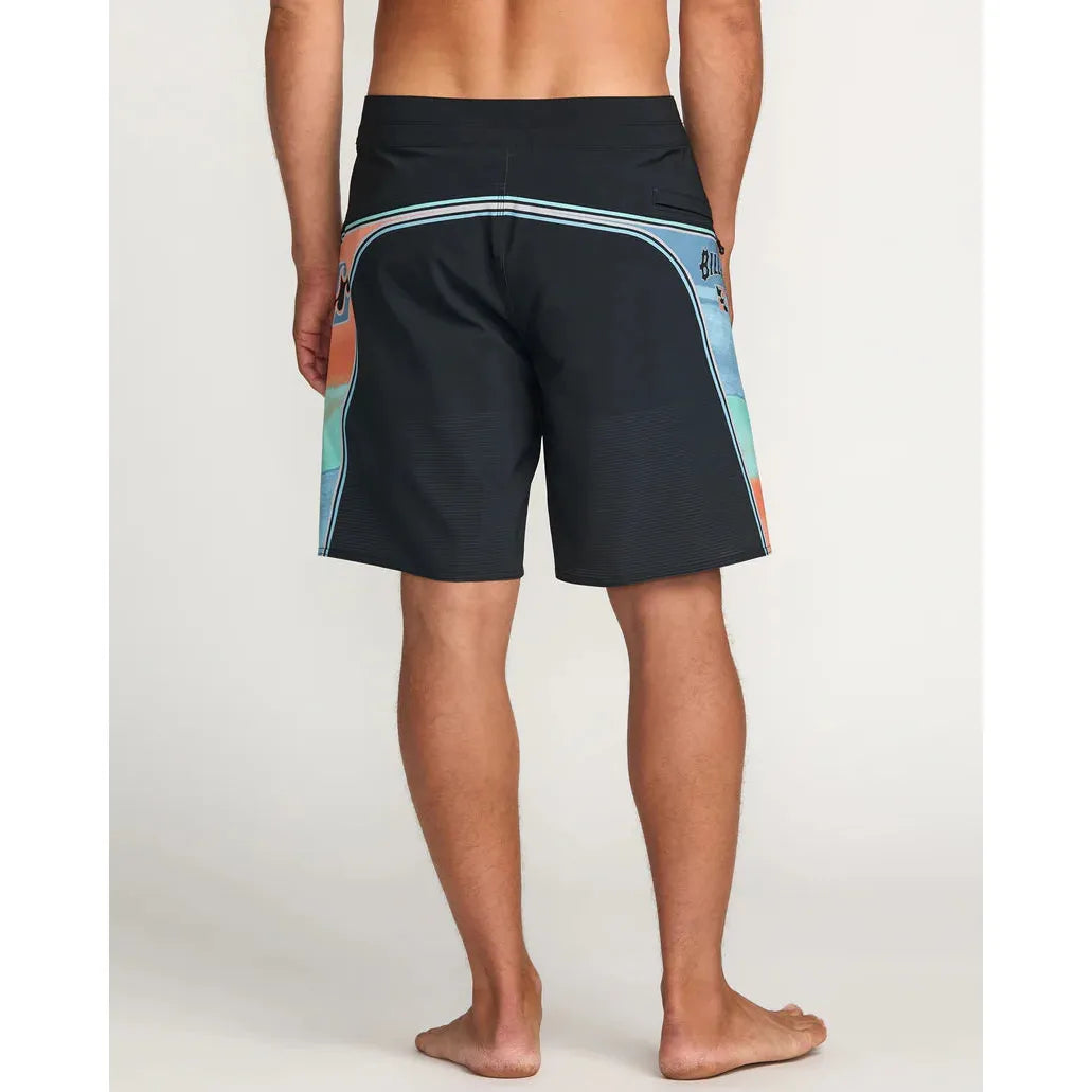 Billabong - Straddie Airlite 20" Boardshorts in Navy