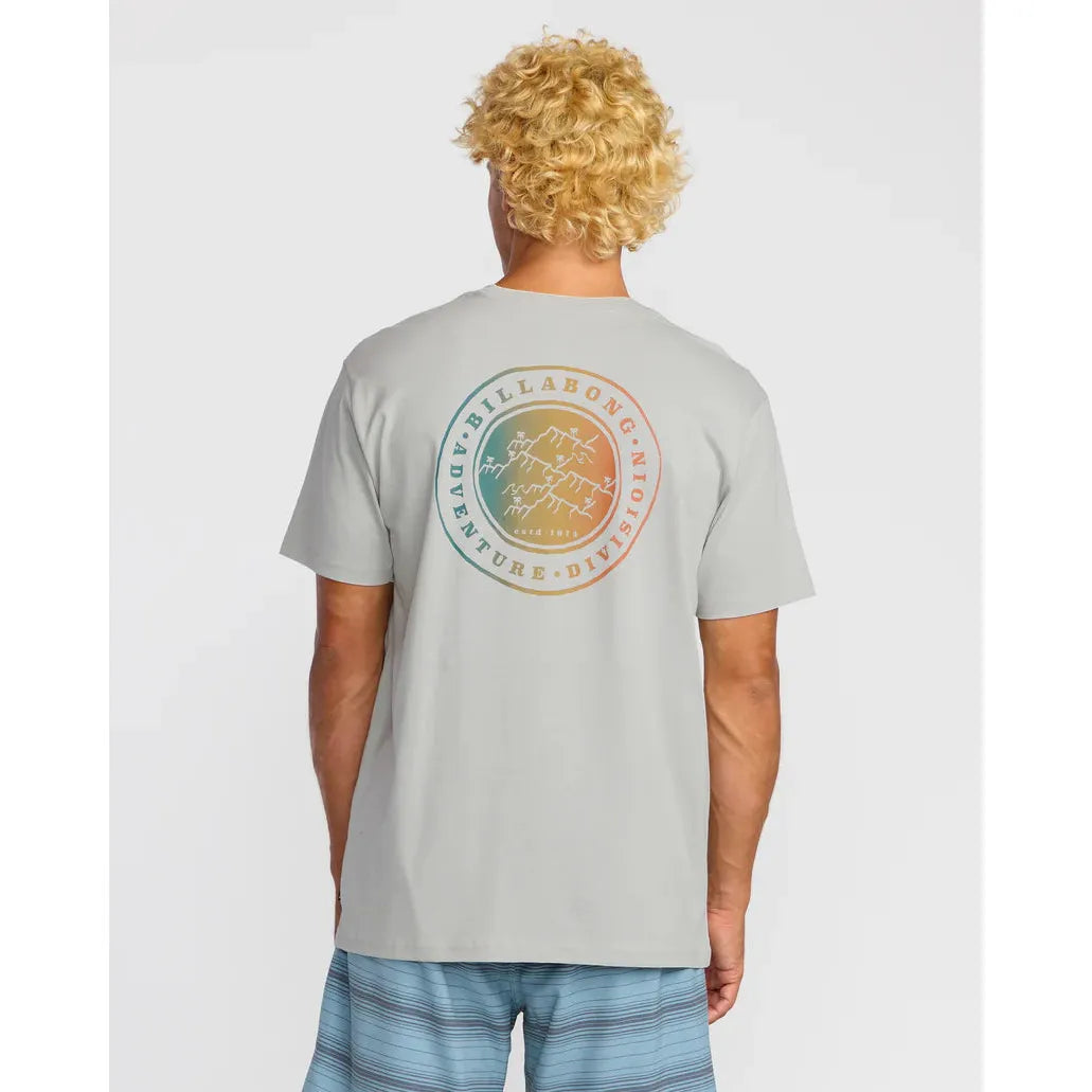 Billabong - Rockies A/Div Short Sleeve T-Shirt in Silver