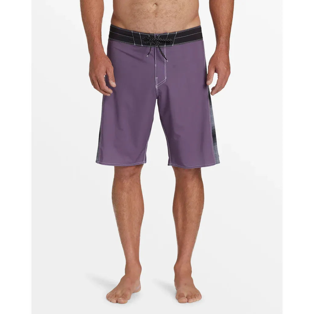 Billabong - Rogue Pro Performance 20" Boardshorts in Purple Grape
