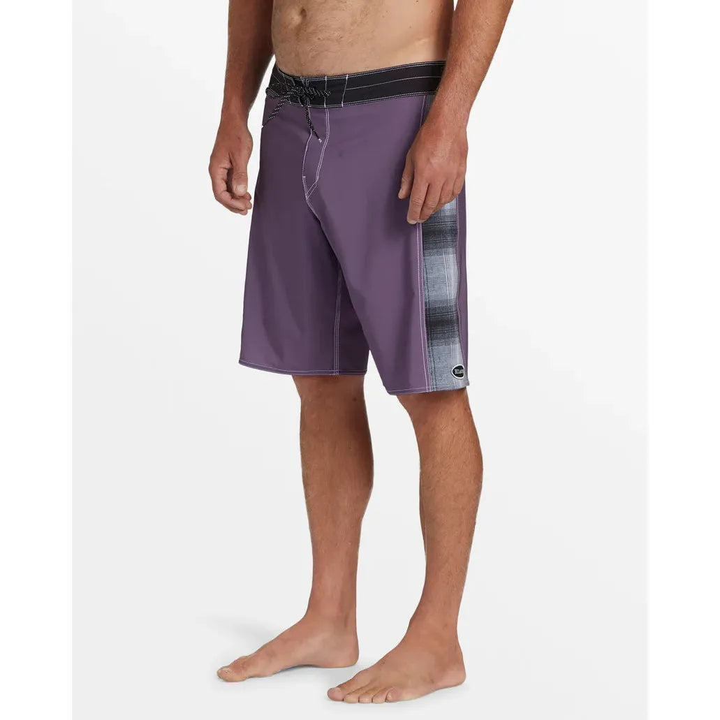 Billabong - Rogue Pro Performance 20" Boardshorts in Purple Grape