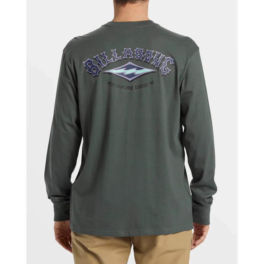 Billabong - A/Div Arch Long Sleeve T-Shirt in Slate Green