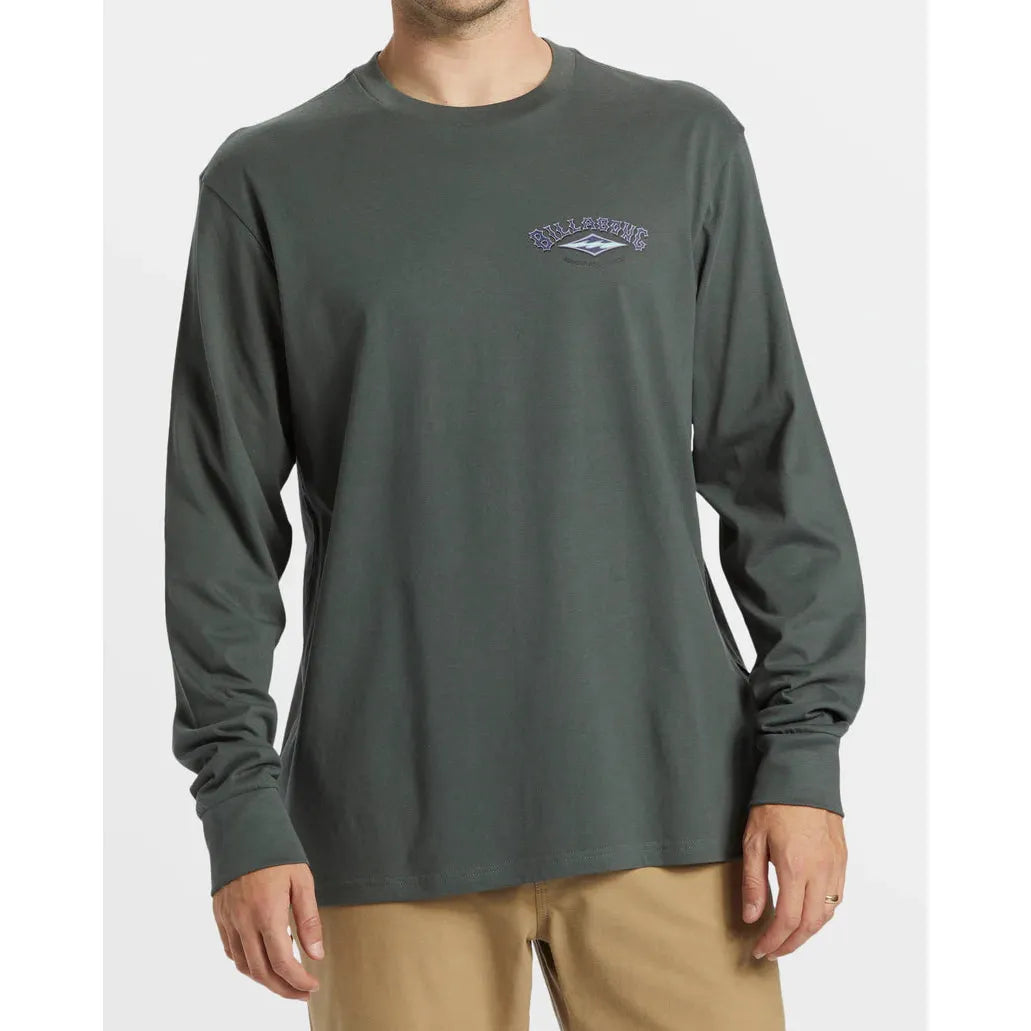 Billabong - A/Div Arch Long Sleeve T-Shirt in Slate Green