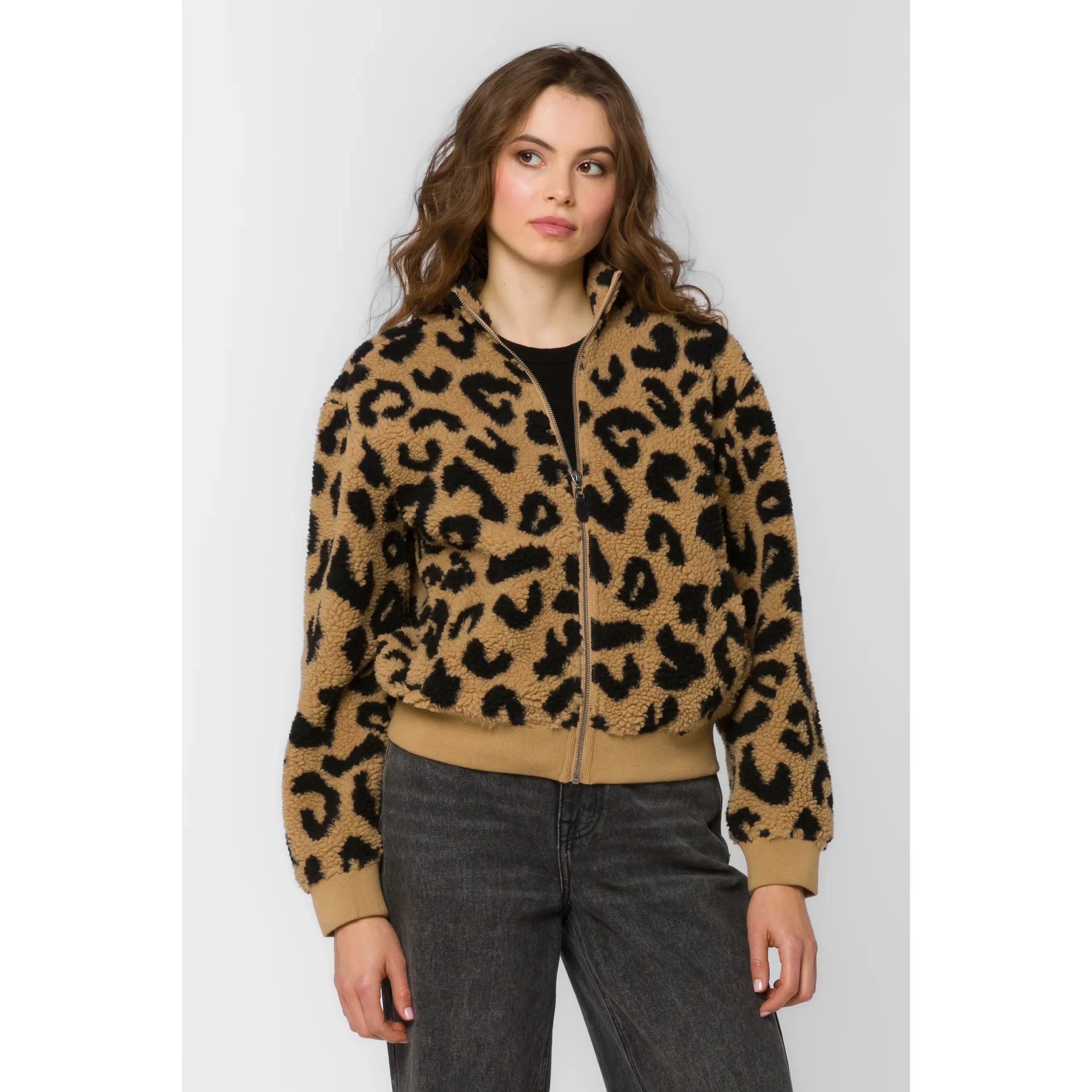 Velvet Heart - Aggie Jacket in Cheetah Fuzz