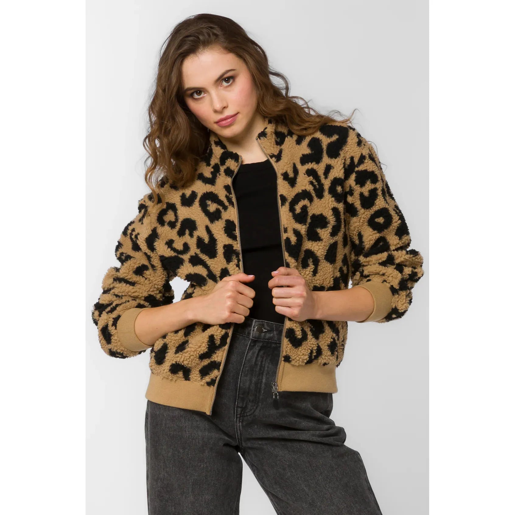Velvet Heart - Aggie Jacket in Cheetah Fuzz