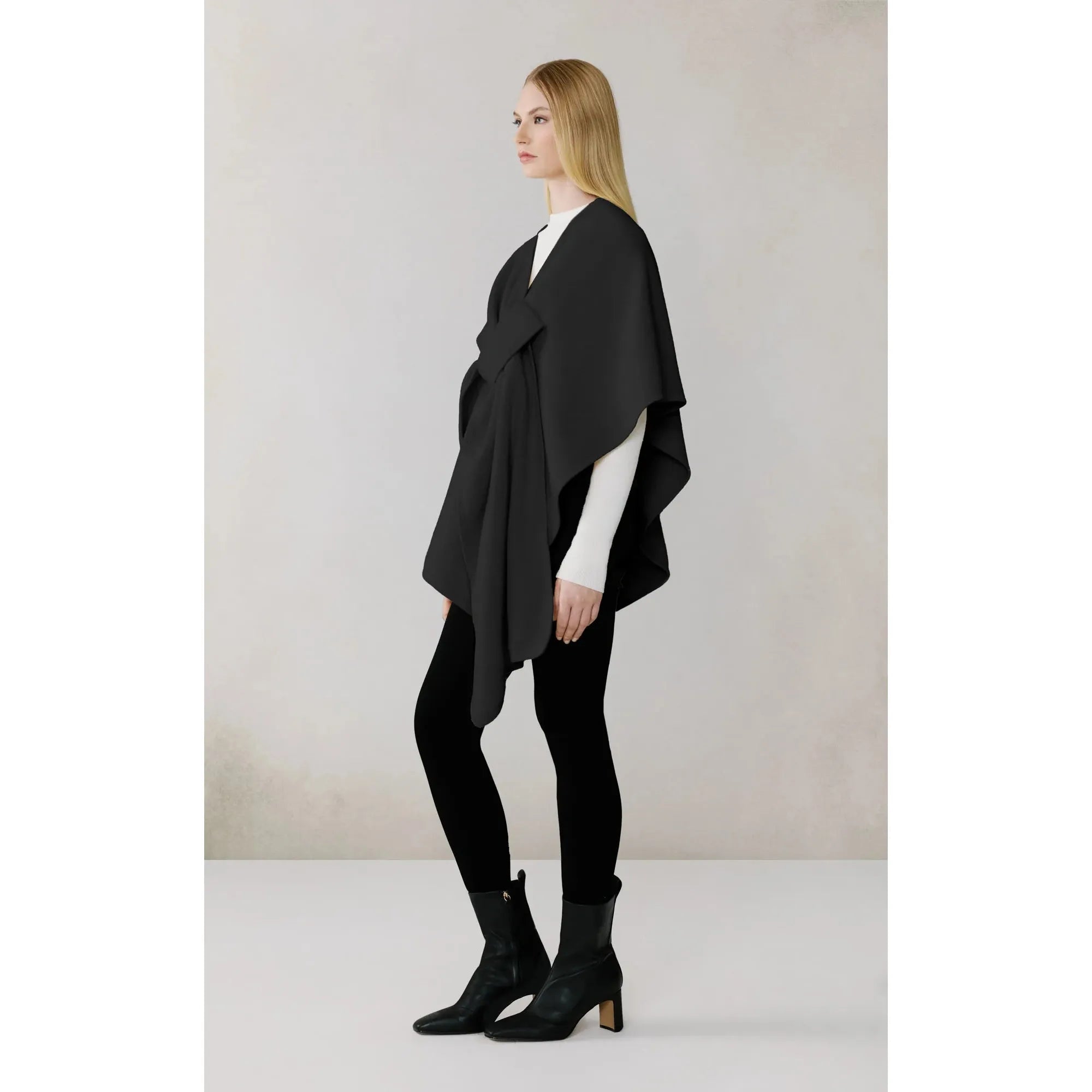 Soia & Kyo - Claudelle Wrap in Black
