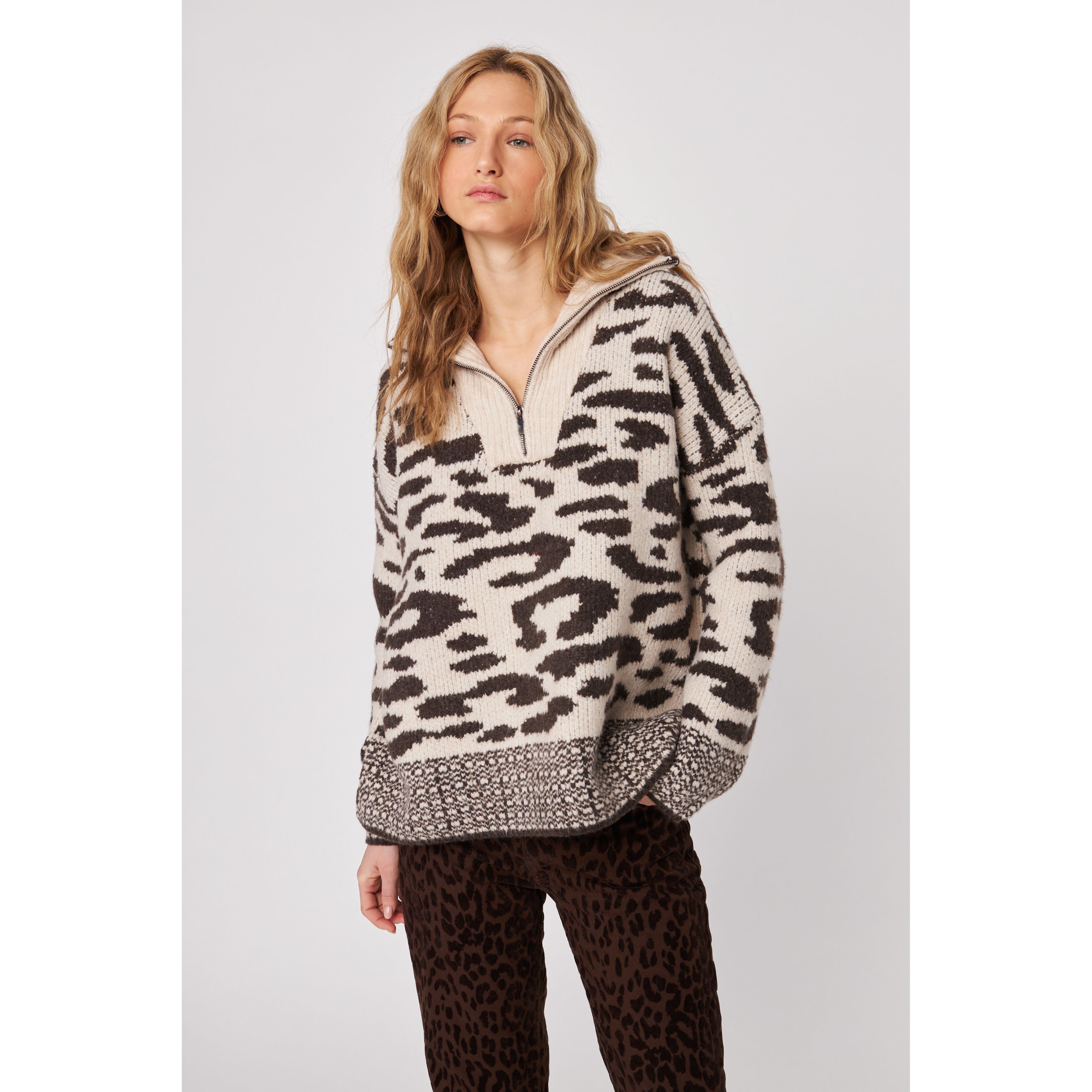 John & Jenn - Stirling 1/2 Zip Sweater in Animal Kingdom