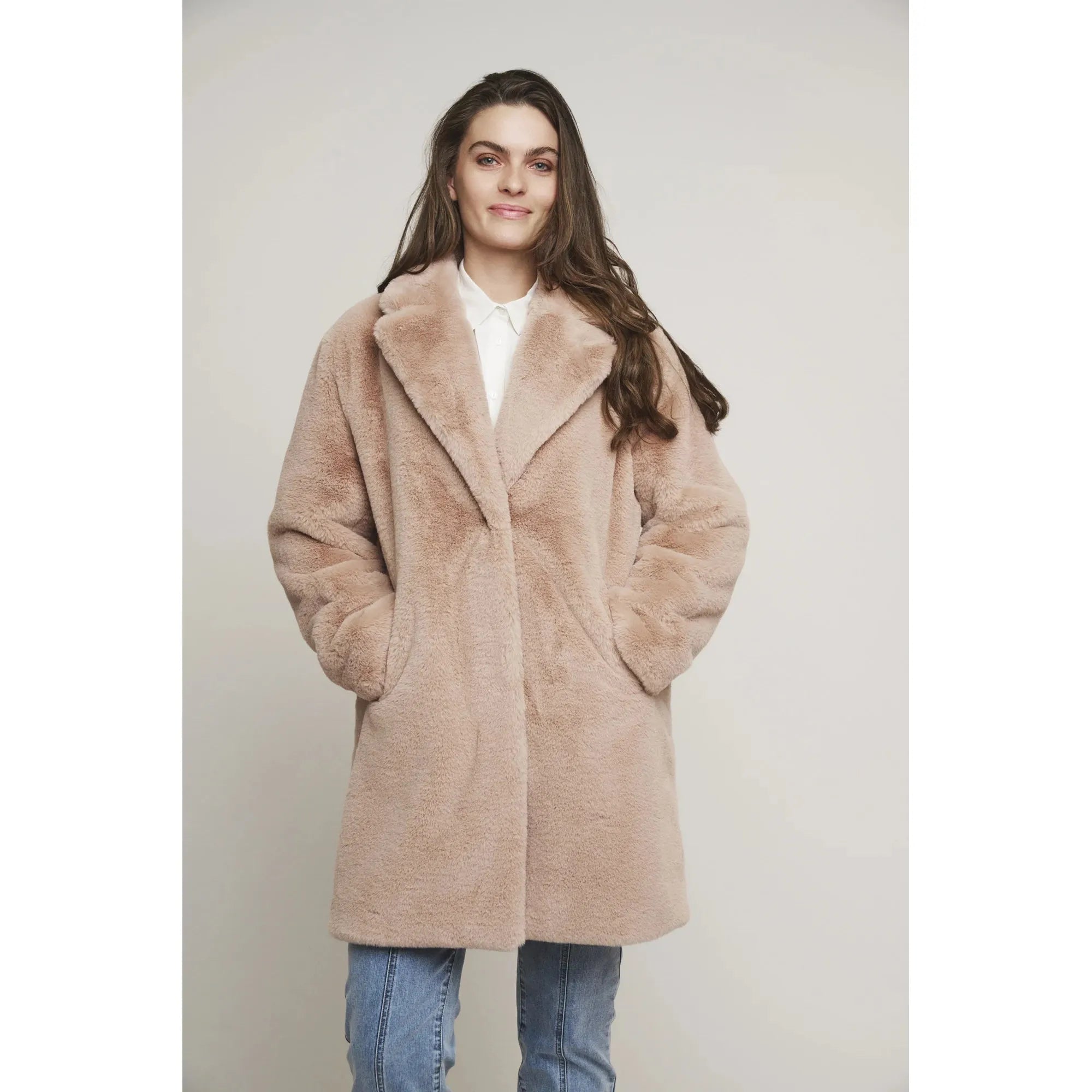 Rino & Pelle - Geppe Faux Fur Jacket in Powder