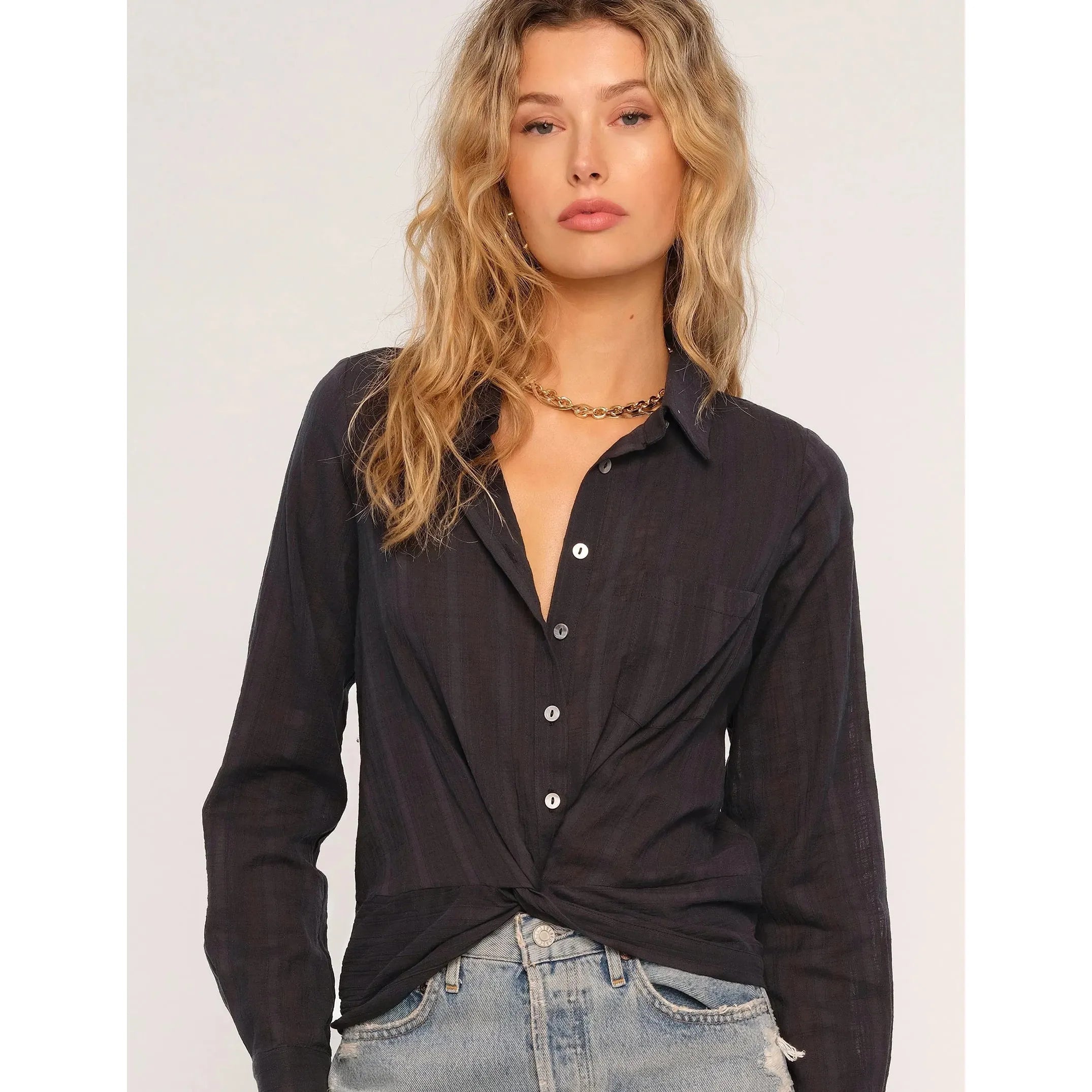 Heartloom - Paige Shirt in Black