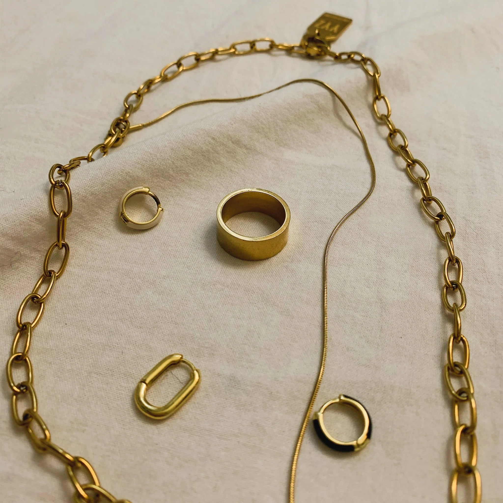 Lua & Sol - Isla Wide Band Ring
