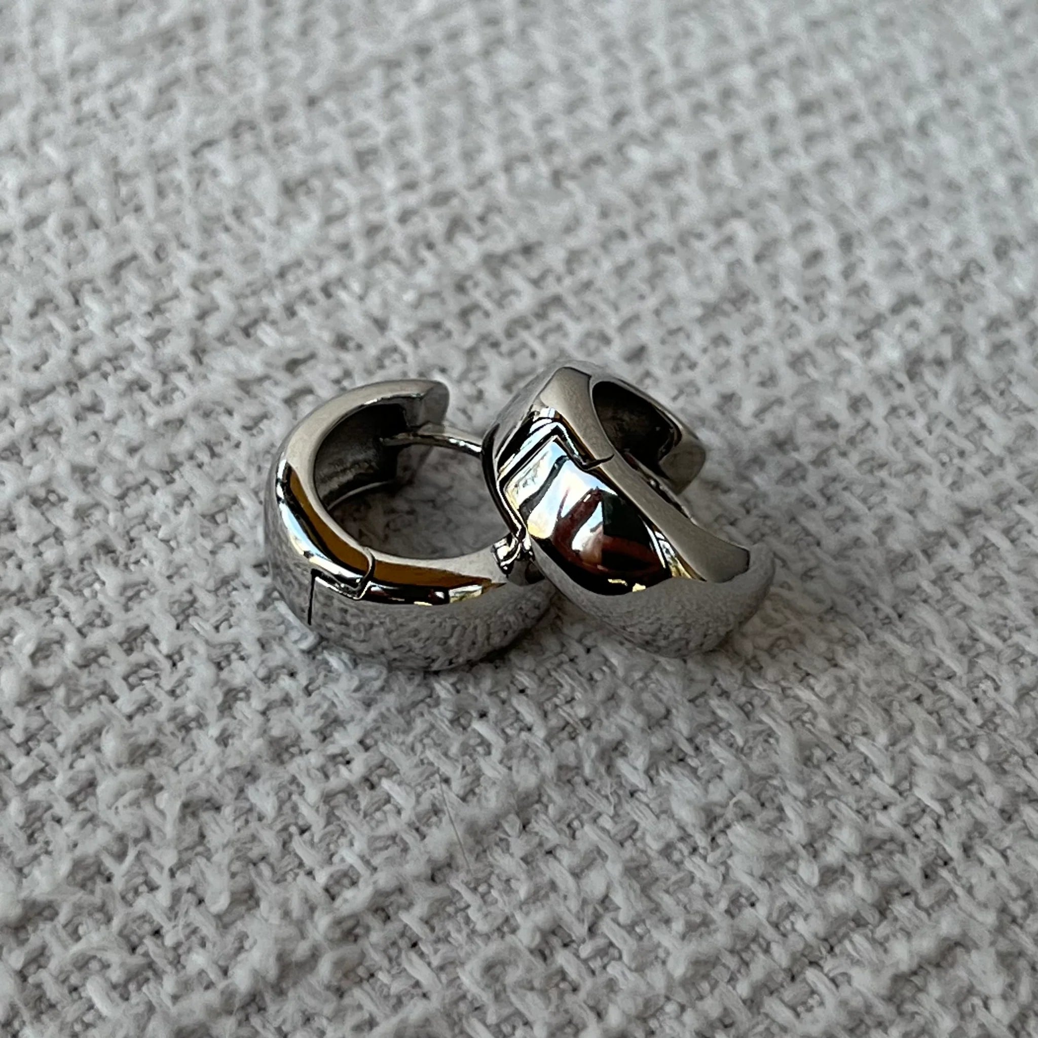 Lua & Sol - Aurelia Chunky Hoops in Silver