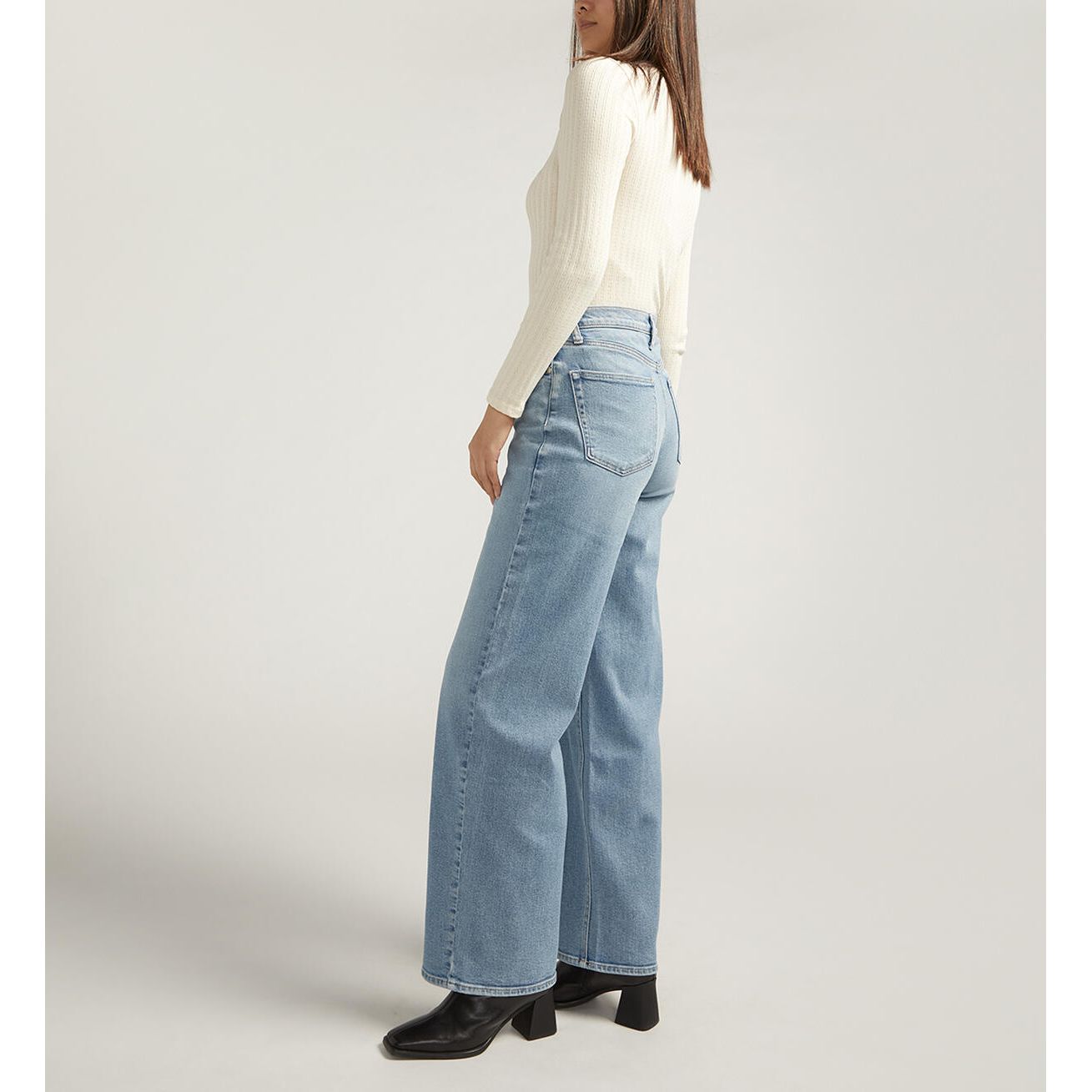 Silver - V-Front Mid Rise Wide Leg in L28944SOC235