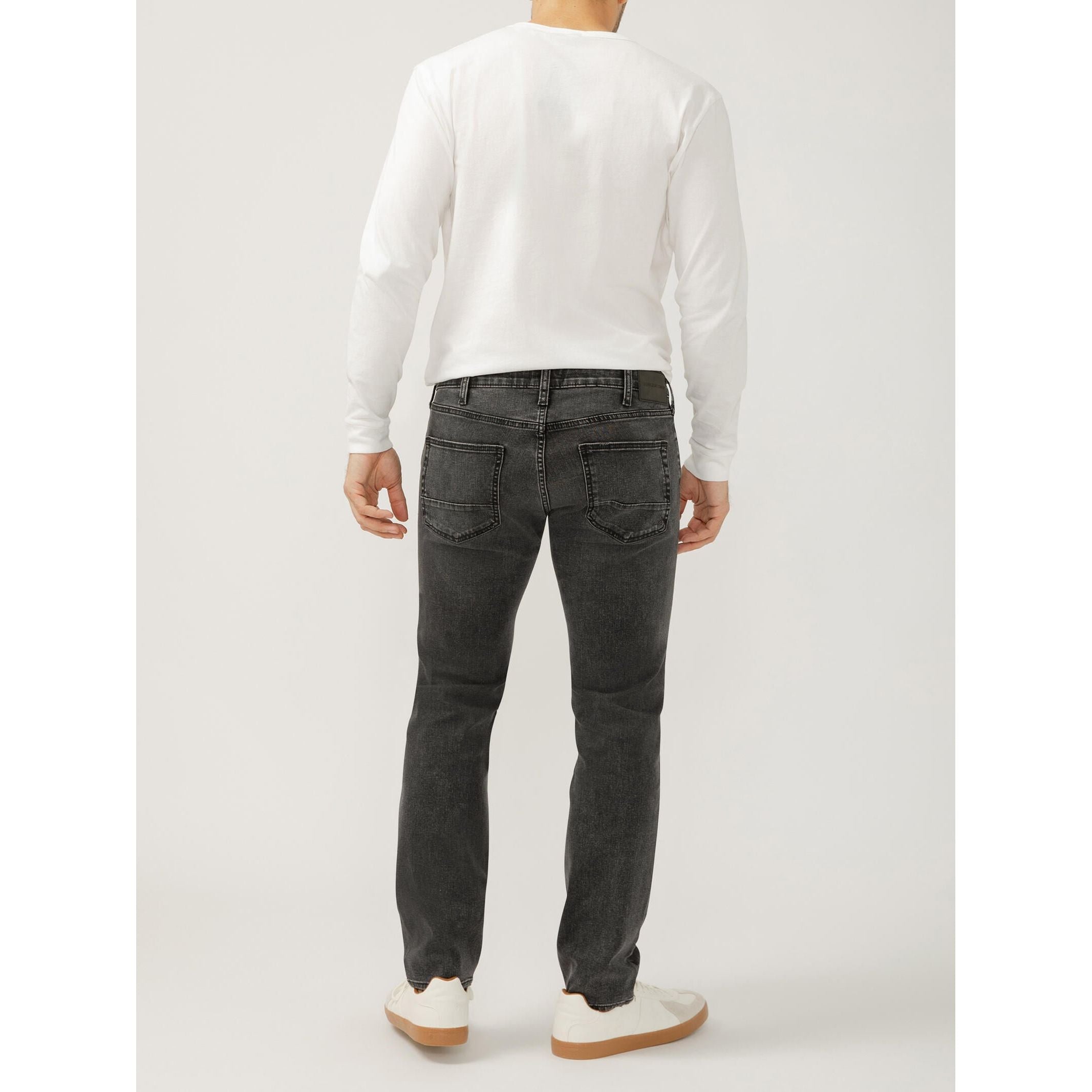Silver Jeans - Konrad Slim Fit Slim Leg in M12225BVS563