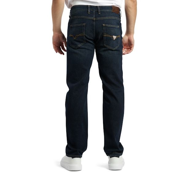 Guess - Mason Regular-Fit Straight in Redland