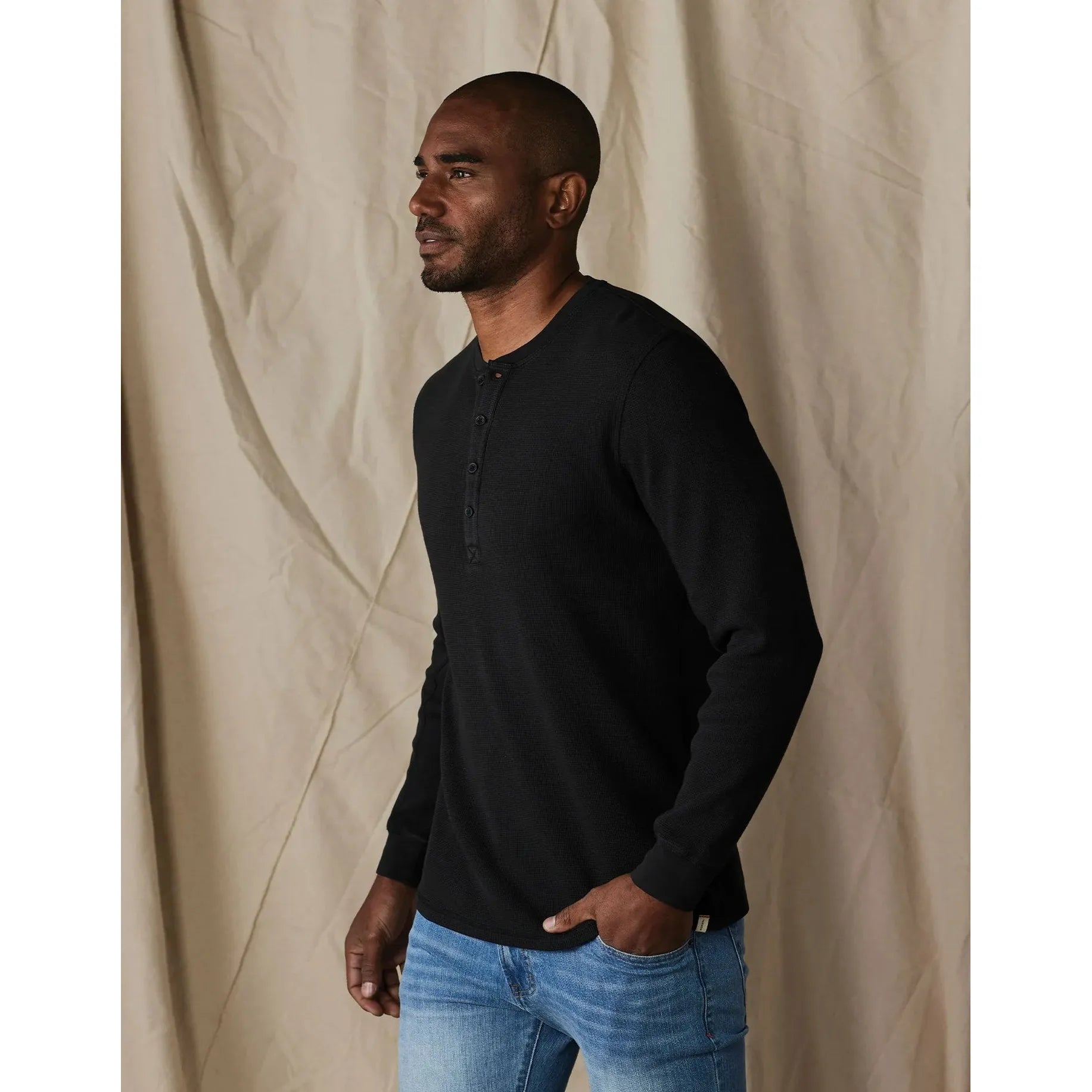 Normal Brand - Vintage Thermal Mountain Henley in Black