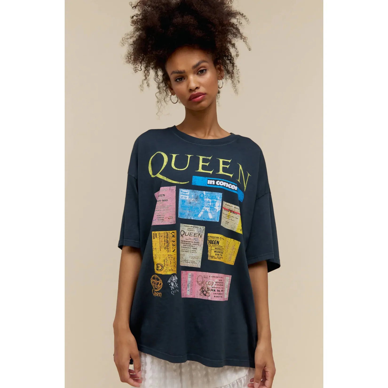 Daydreamer - Queen Ticket Collage One Size Tee in Vintage Black