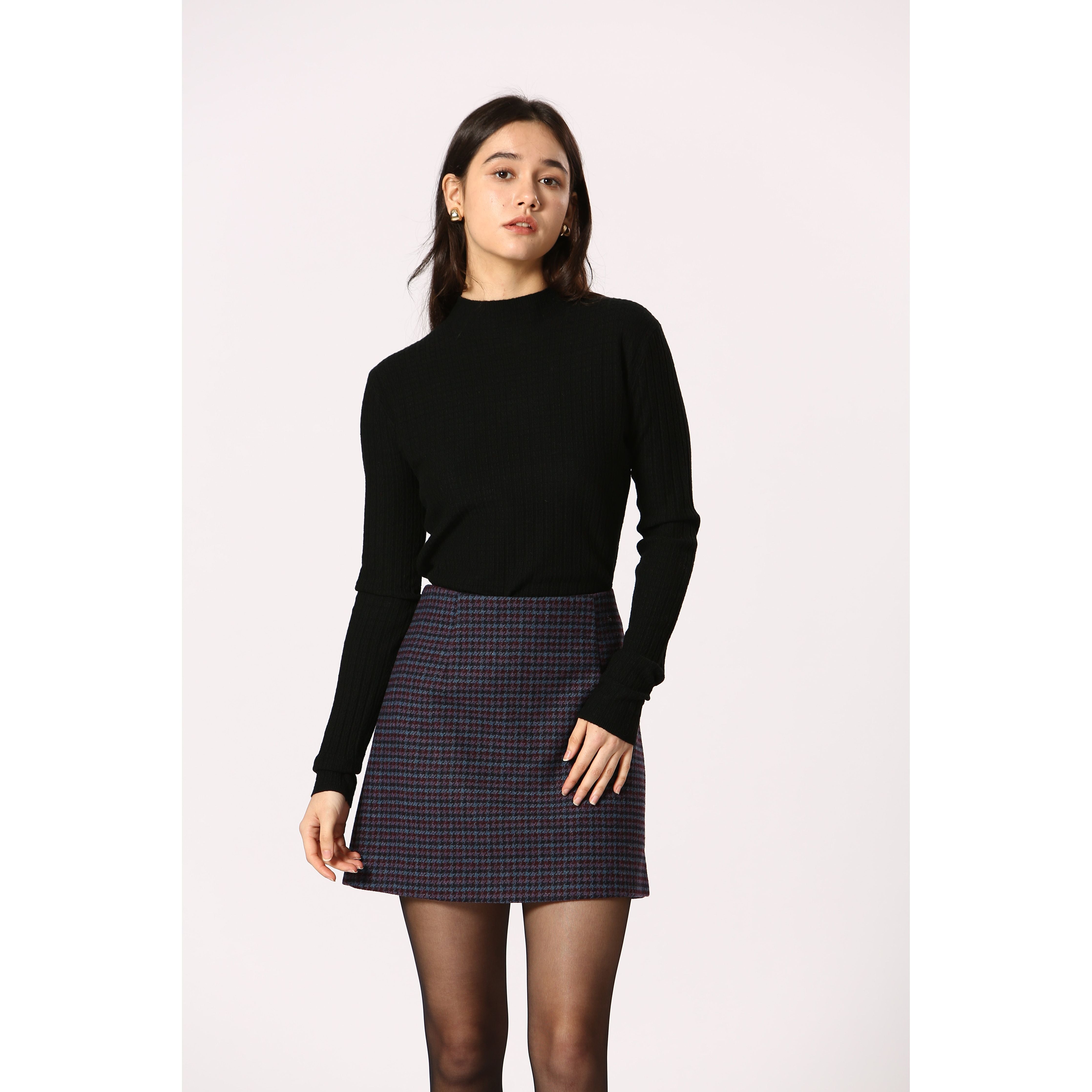 Korner - Ribbed Mockneck Sweater in Black