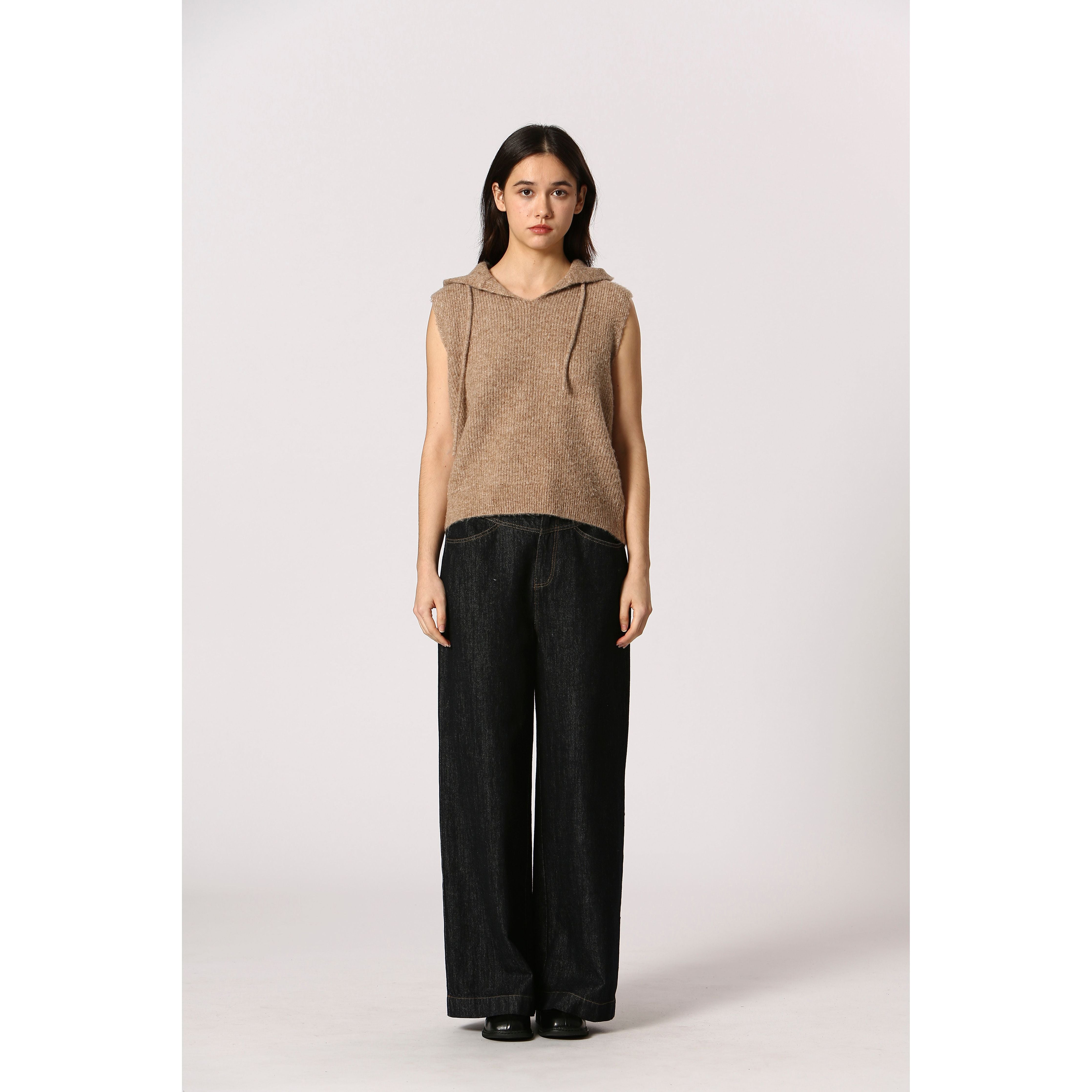 Korner - Hooded Sweater Vest in Beige
