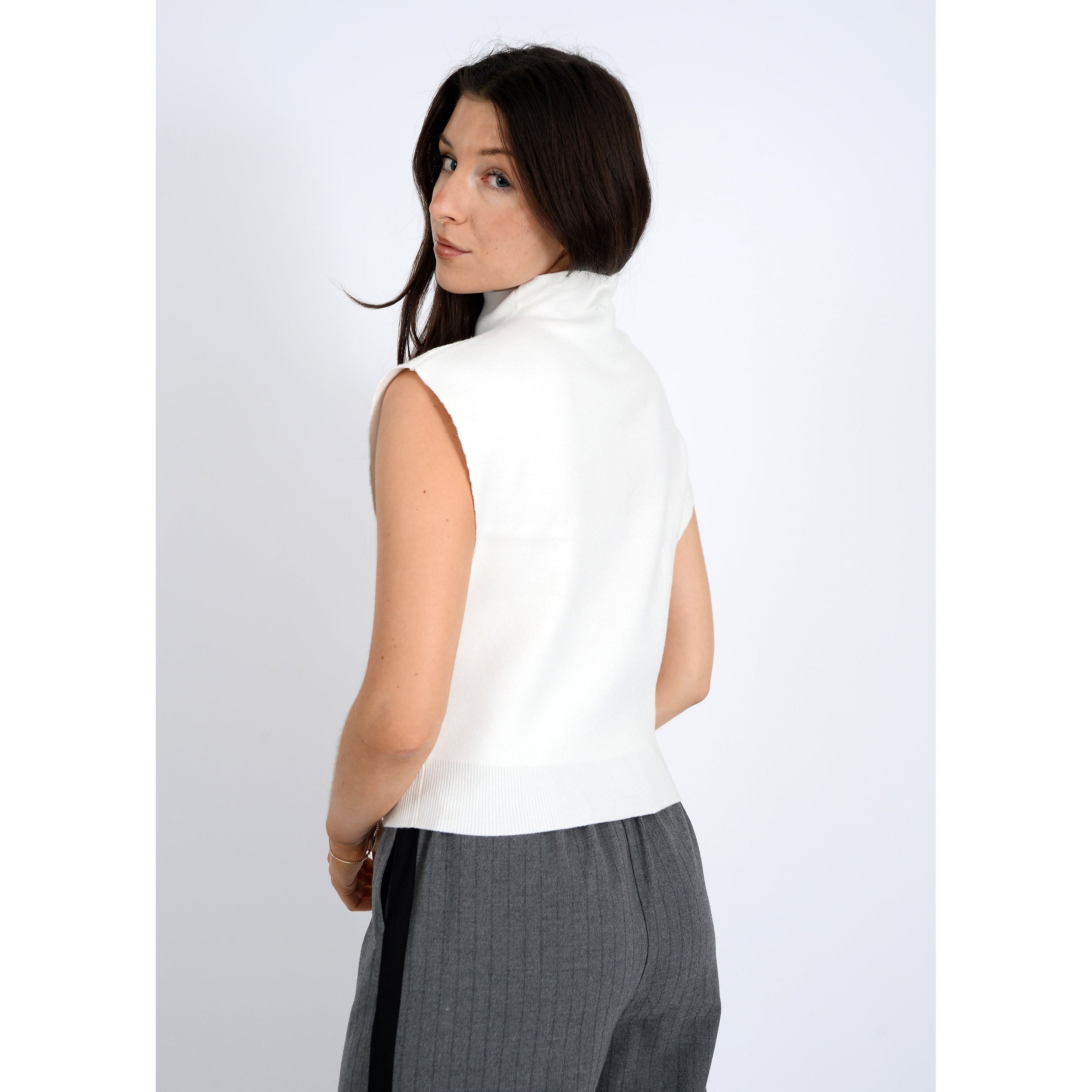 RD Style - Selby Sweater Vest in Winter White