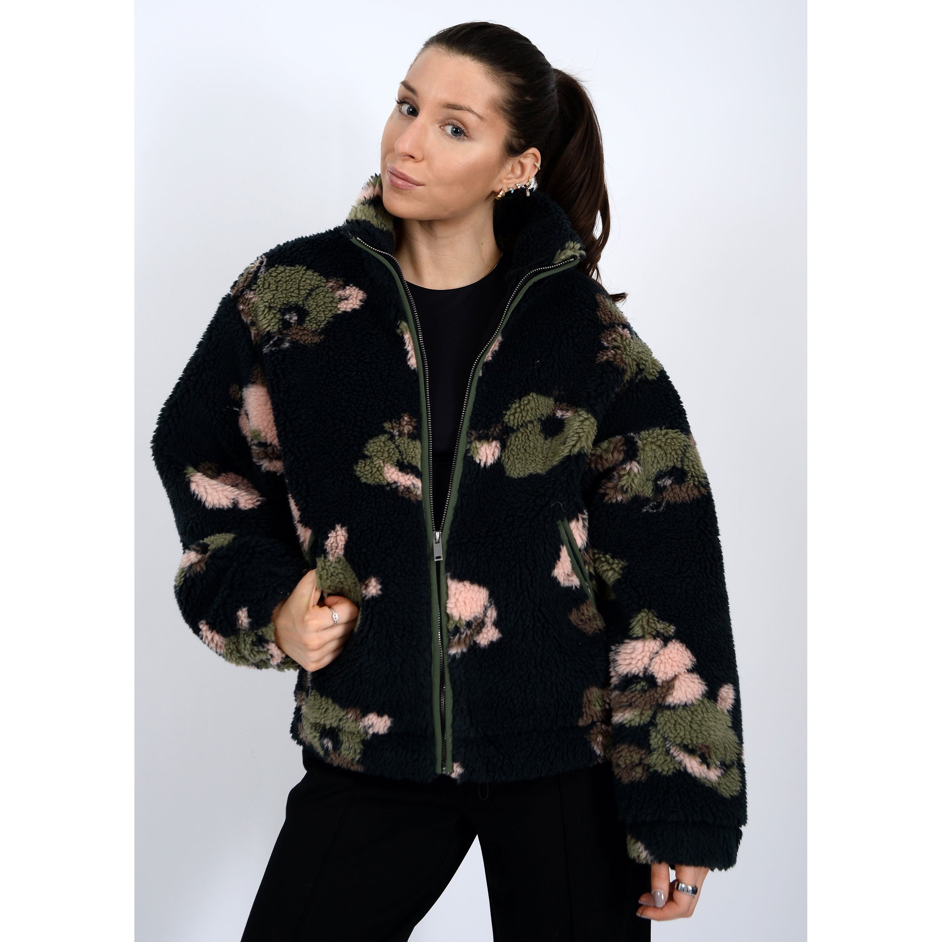 RD Style  - Whistler Fleece Jacket in Black Floral