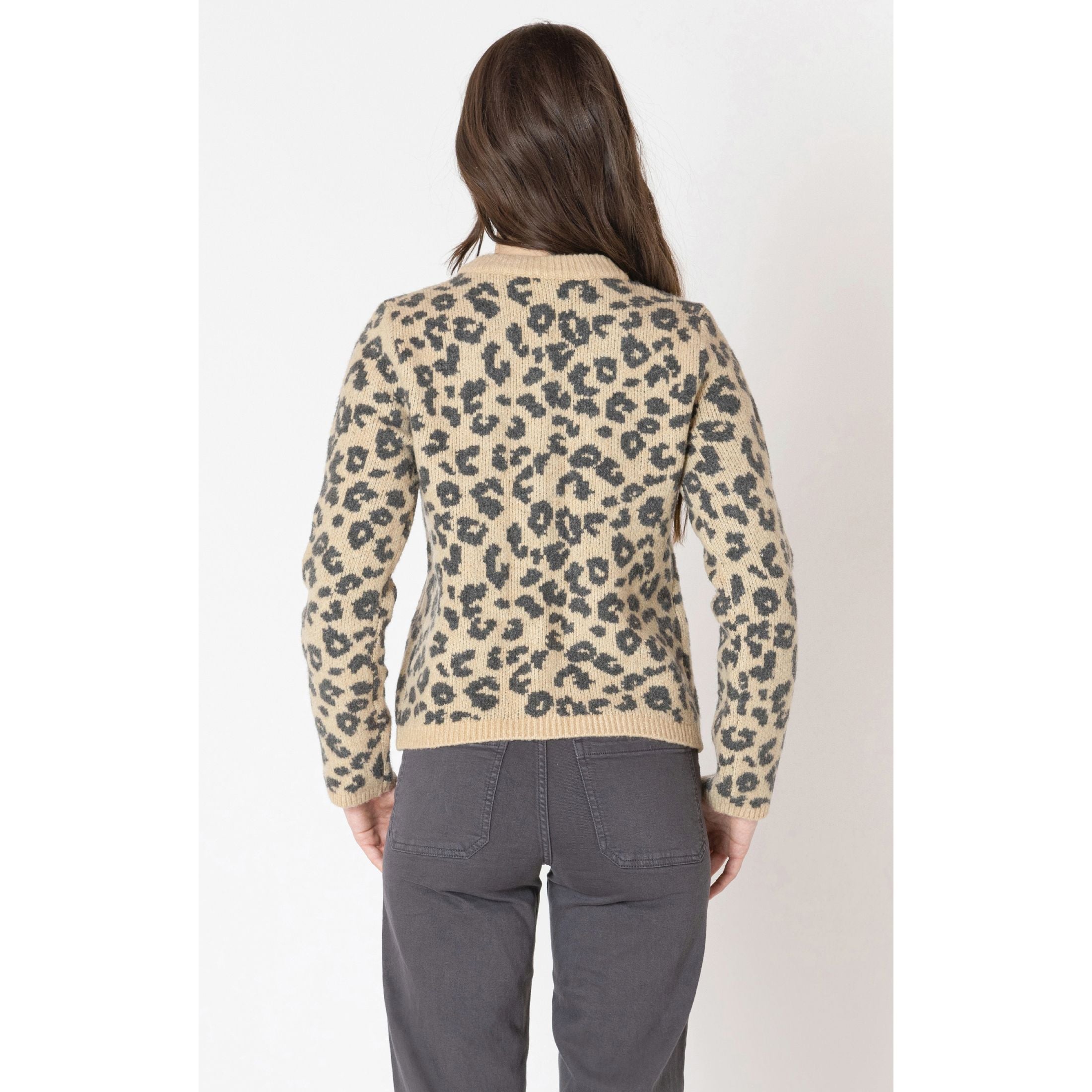 Dex - Crewneck Cardigan in Leopard Brown