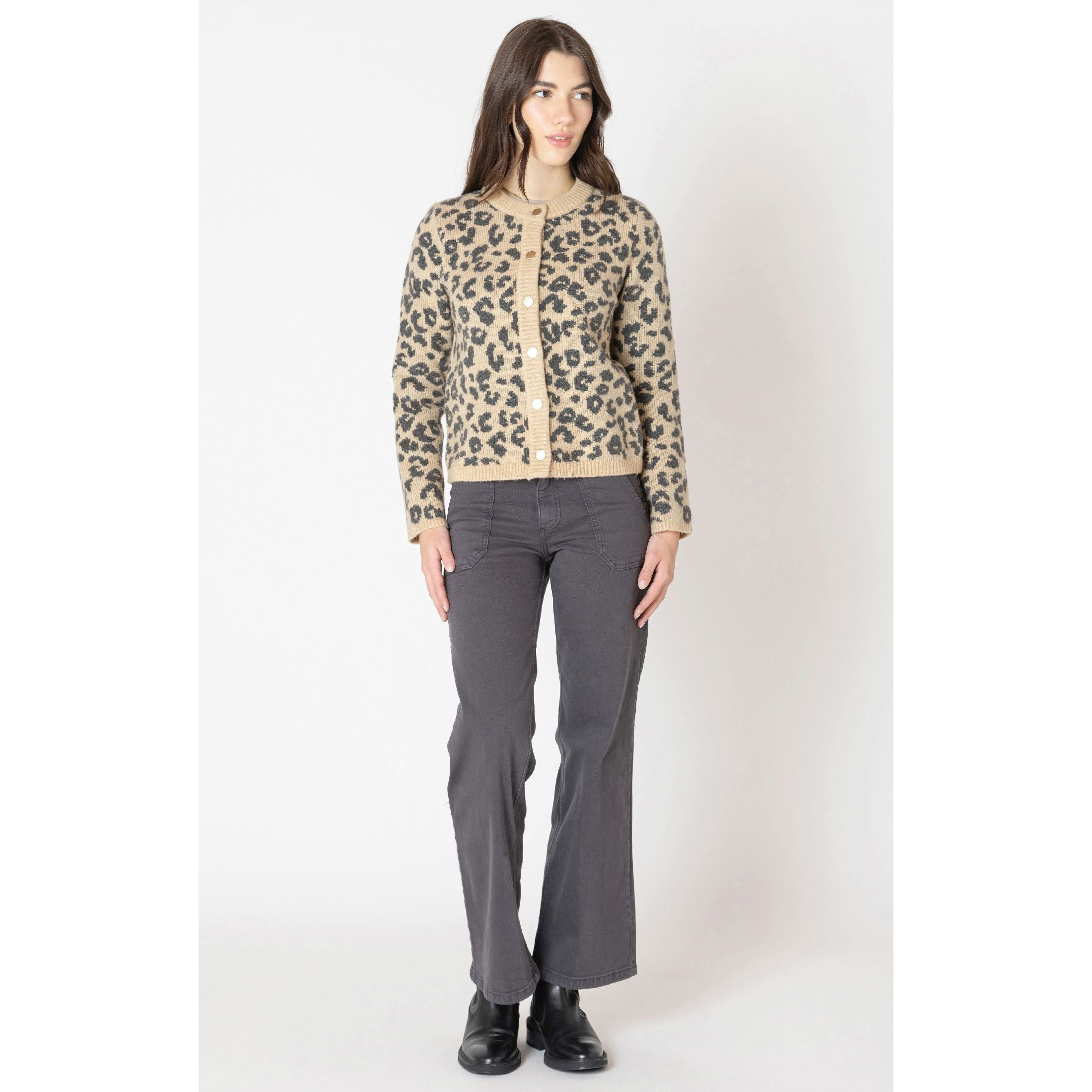 Dex - Crewneck Cardigan in Leopard Brown