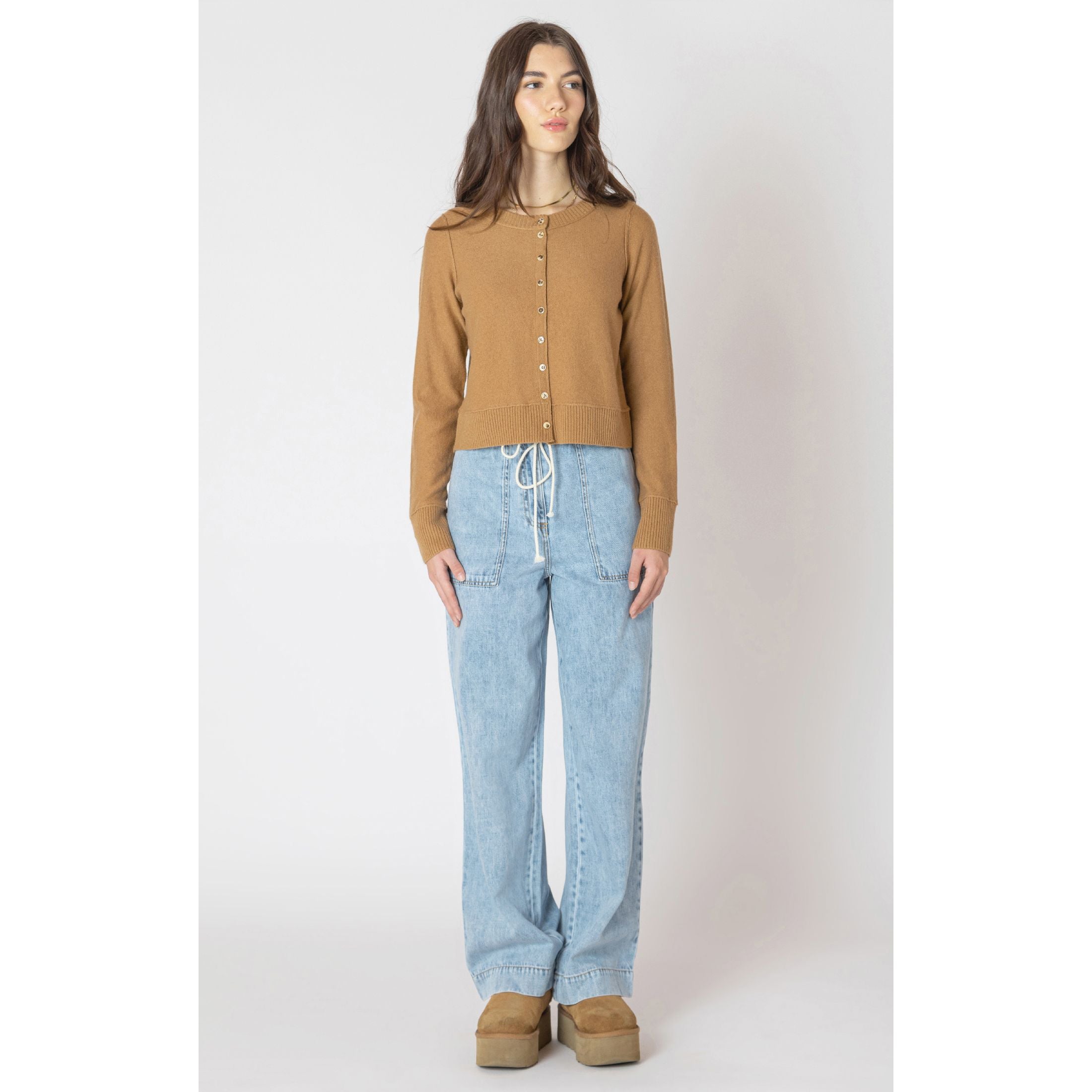Dex - Easy Crewneck Cardigan in Toffee